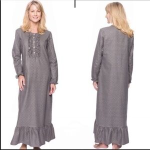NWT noble mount premium flannel pin dots charcol long gown sz.L has the dust bag